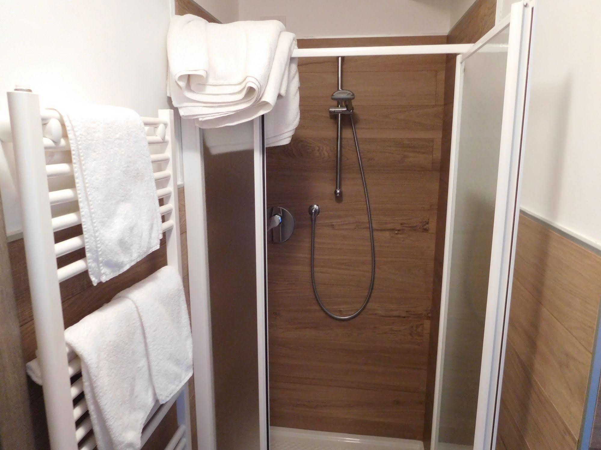 Hotel Vescovi อาเซียโก ภายนอก รูปภาพ
