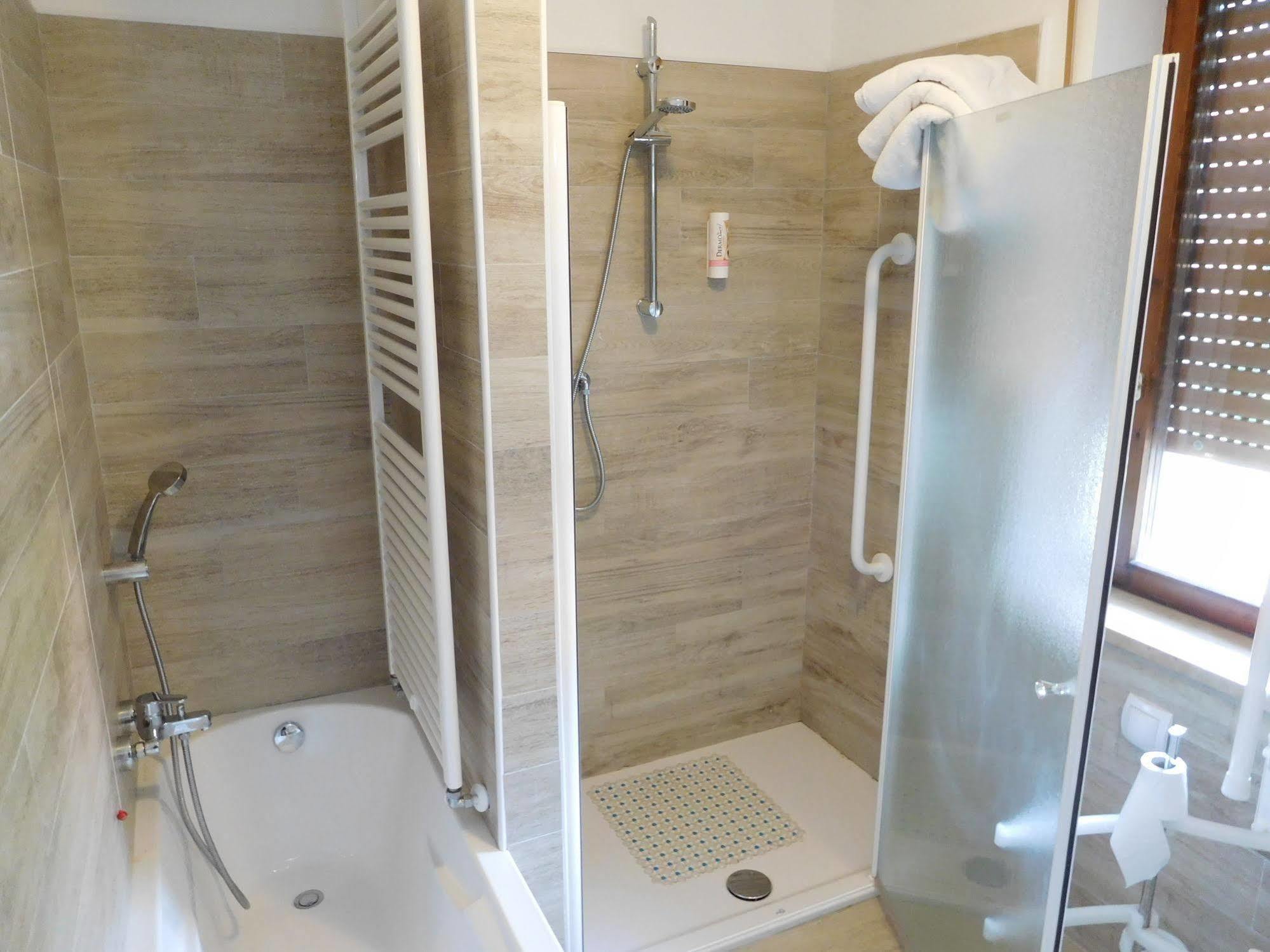Hotel Vescovi อาเซียโก ภายนอก รูปภาพ