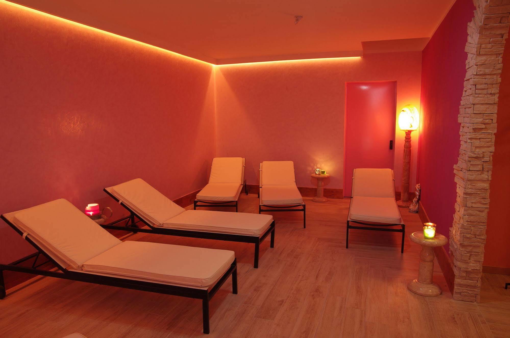 Hotel Vescovi อาเซียโก ภายนอก รูปภาพ